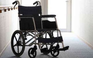 Rollstuhl als Alltagshilfe