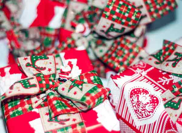 Weihnachtsgeschenke 186106884